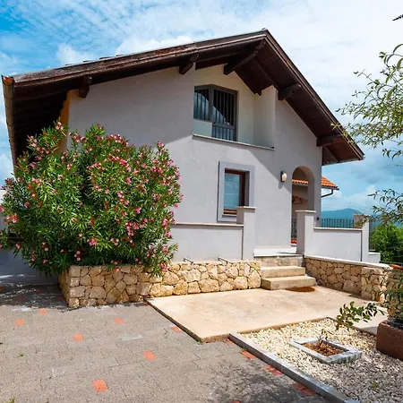 Kamenia Villa Drnis
