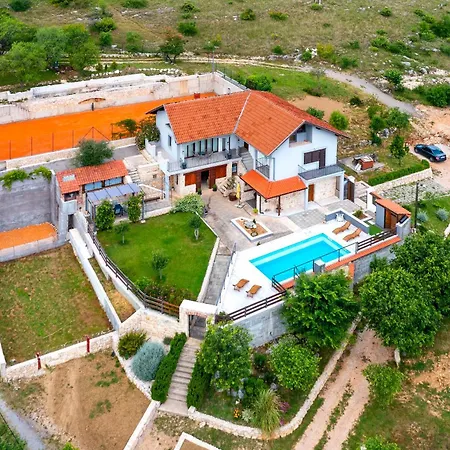 Kamenia Villa
